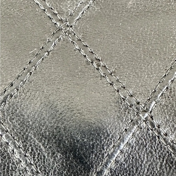 Vintage Chanel Black Quilted Caviar Leather Bifold Unisex Wallet - Picture 9 of 13